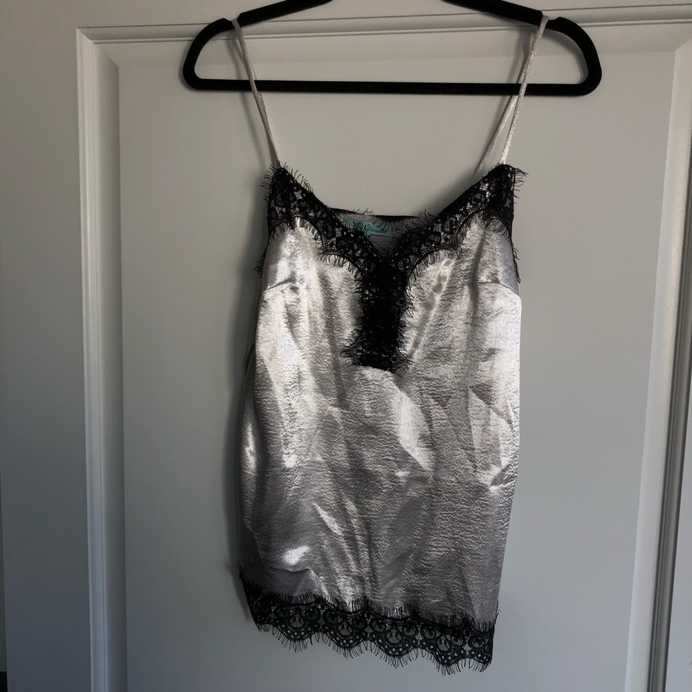 Spaghetti lace lined tank top